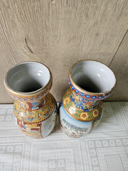 Vaze din porțelan , china( anii 80)