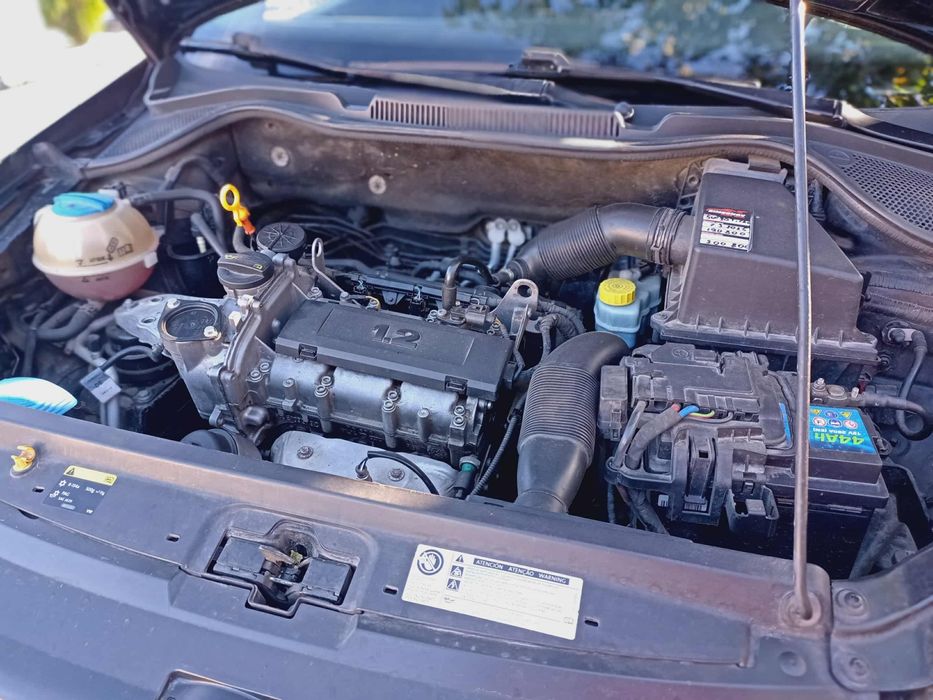 Продавам Volkswagen Polo 1.2 в много добро състояние.