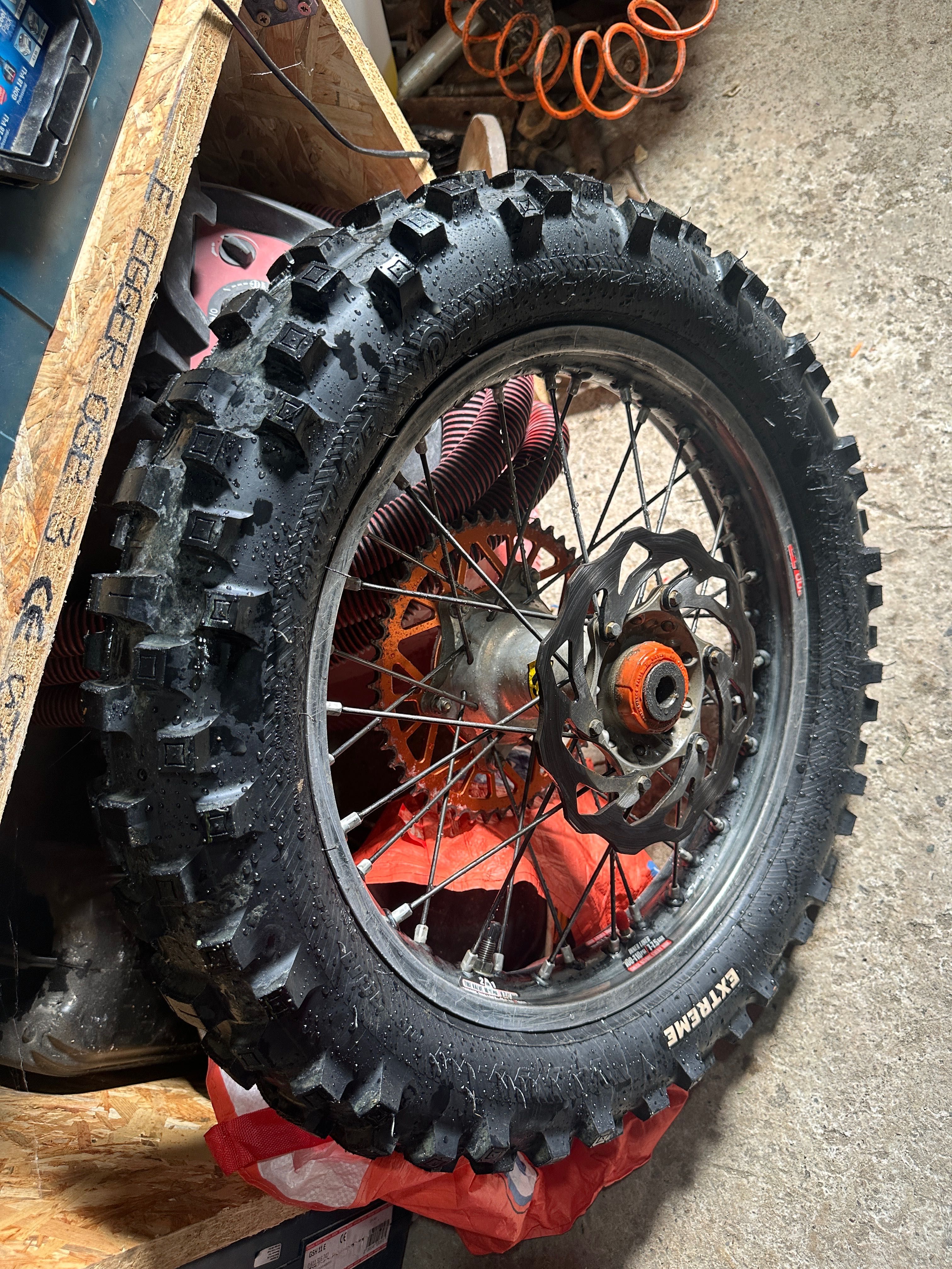 Set jenti 18,21 ktm 300 six days 2023