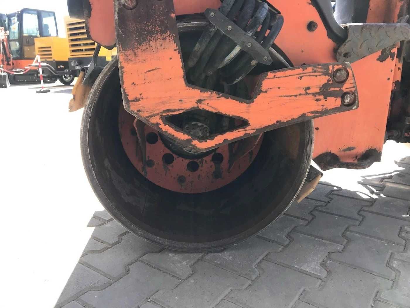 Валяк Hamm HD10C VV 1800кг.