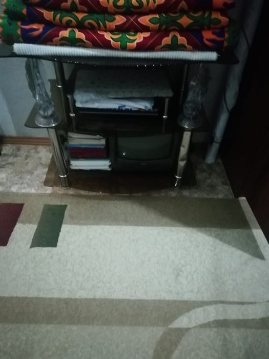 Платиновый шкаф в спальню б/у в отличном состоянии