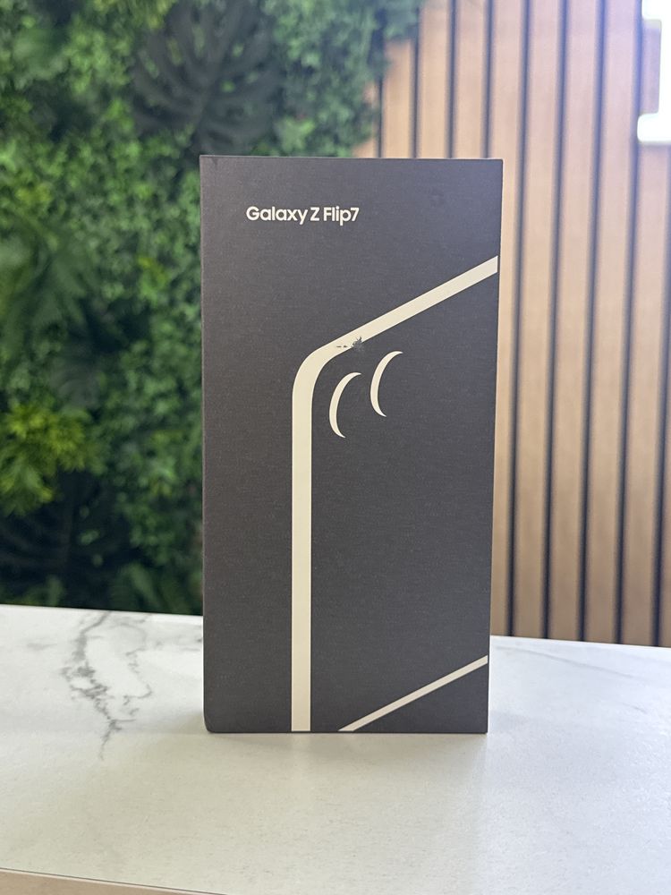 Samsung Galaxy Z Flip7 / 512GB / 12GB RAM / Sigilat