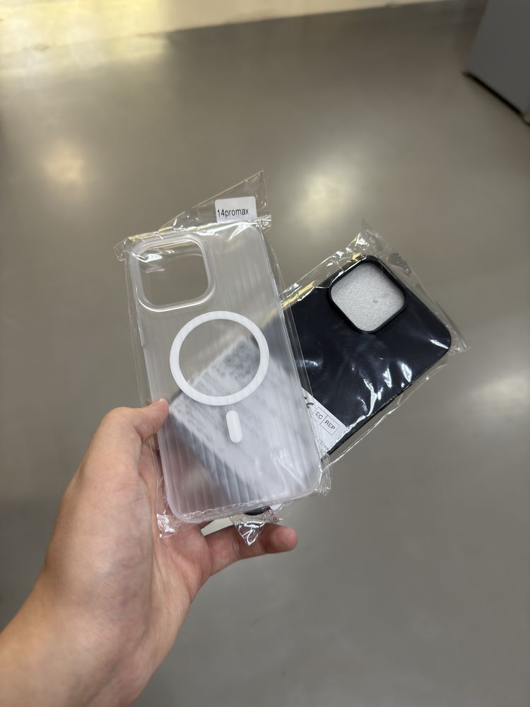 2 чехла на iPhone 14 Pro Max
