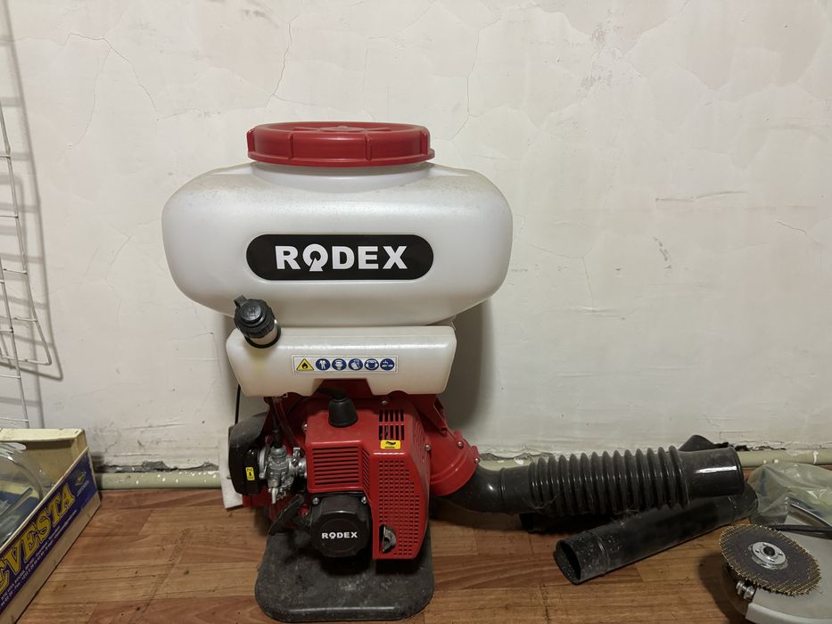 Аппарат бензиновый для обработки сада, территории, новая