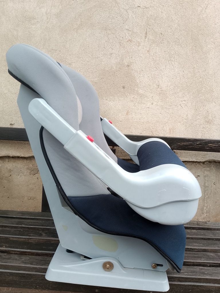 Запазено бебешко столче за кола