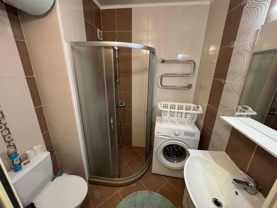 Дава се под наем Двустаен апартамент в Бургас, Лазур - 55 кв.м за 459 € - Снимка #6