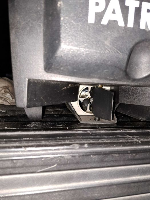 лодка за захранка със зарядно