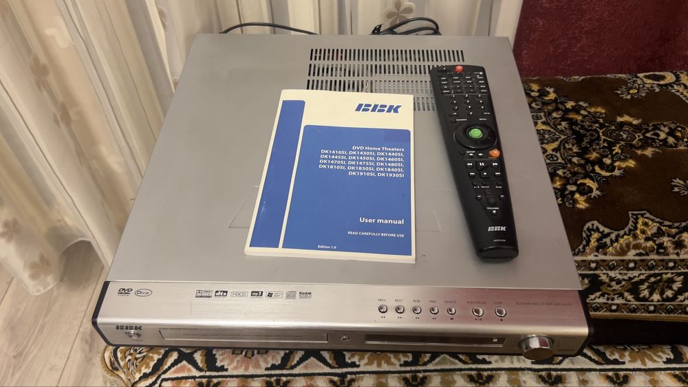 ДВД проигроигрователь BBK 1410SI