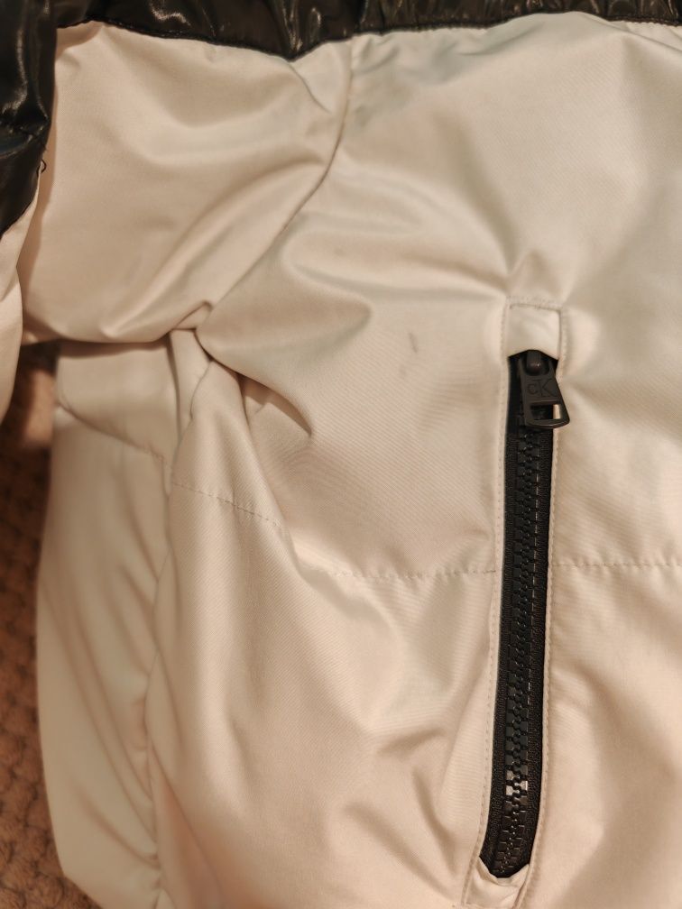 Пухено яке Calvin Klein в бяло и черно S