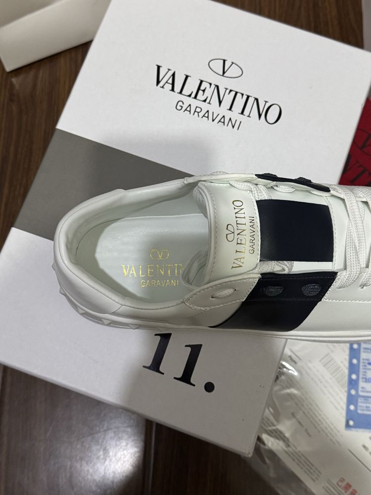 Мужчкие и Женские кеды Valentino Garavani