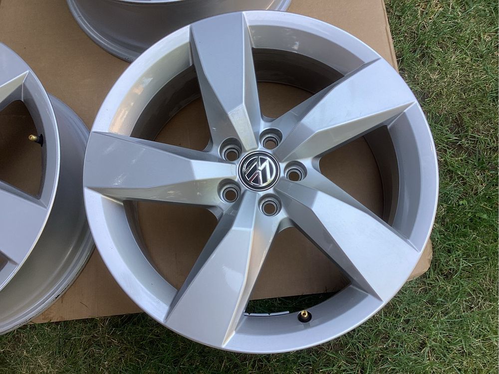 Set 4 buc jante R17 originale VW
