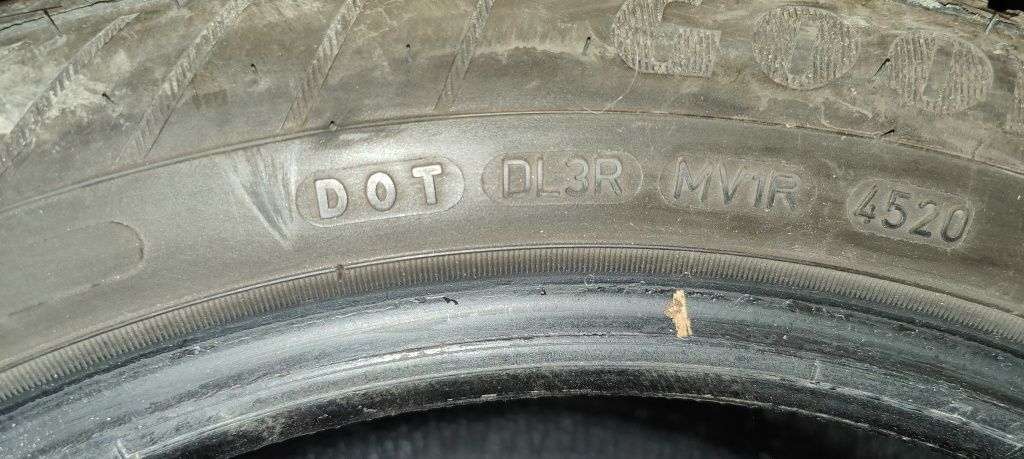 Anvelope Goodyear 215 55 r17