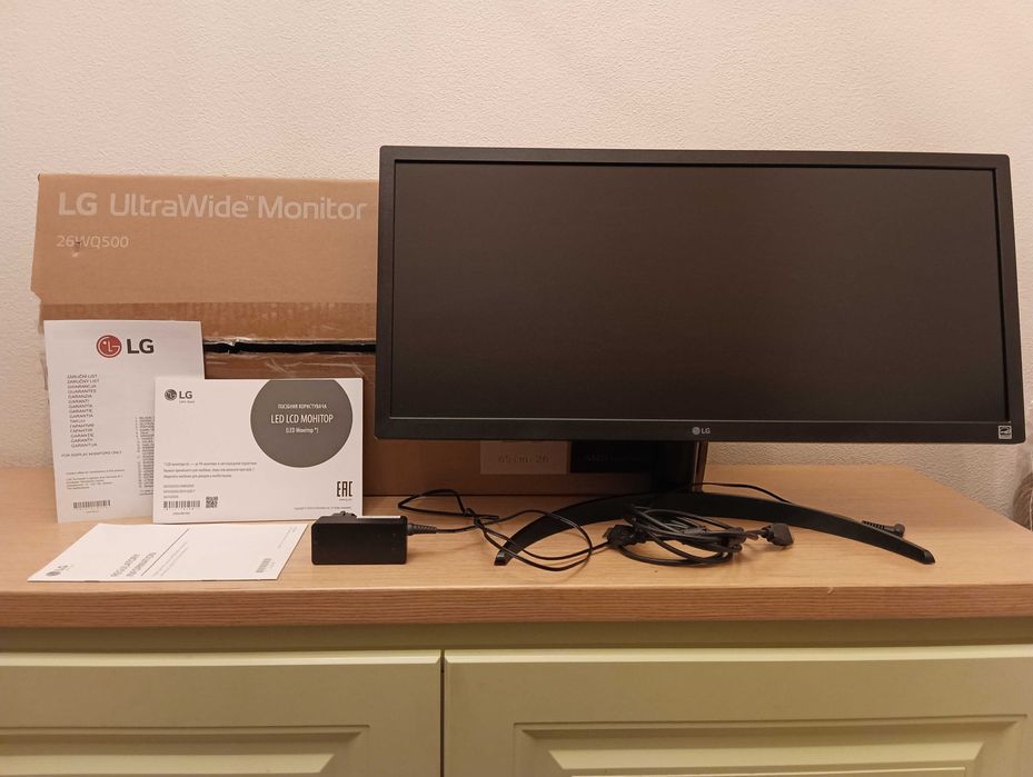 Монитор LG 26WQ500