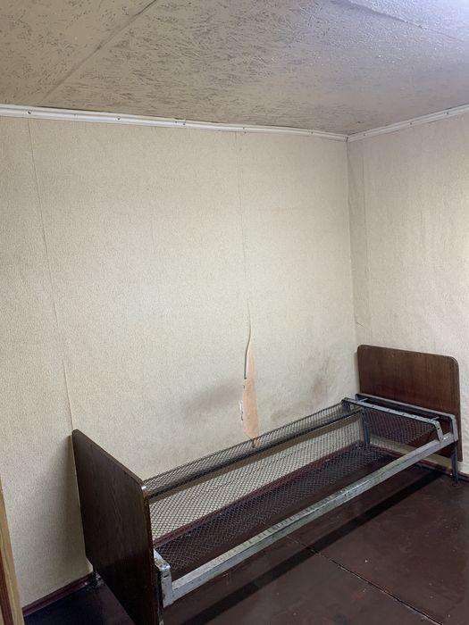 Времянка полностью мебелированна