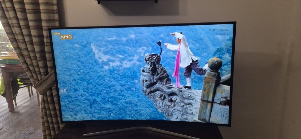 SmartTV Samsung curbat 138cm