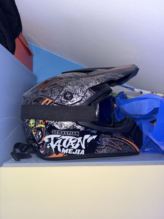 Sebastian Mejia-Каска за кросов мотор/колело.