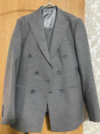 Продам костюм тройка,пиджак-жилет и брюки,размер 44-46,состояние отлич