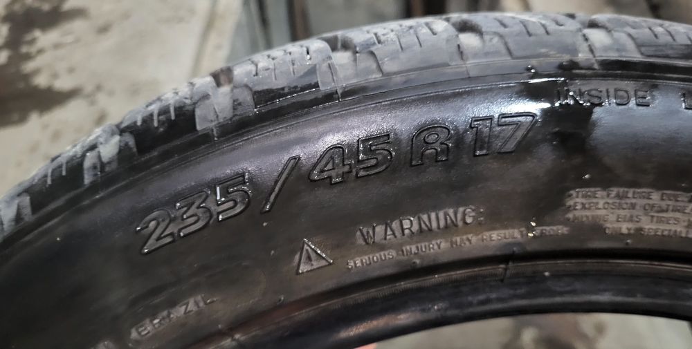 2 Зимни гуми Michelin 235/45/17-60 лева