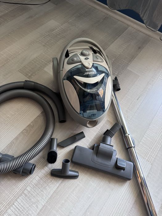 Прахосмукачка без торбичка Zelmer Galaxy 1800W