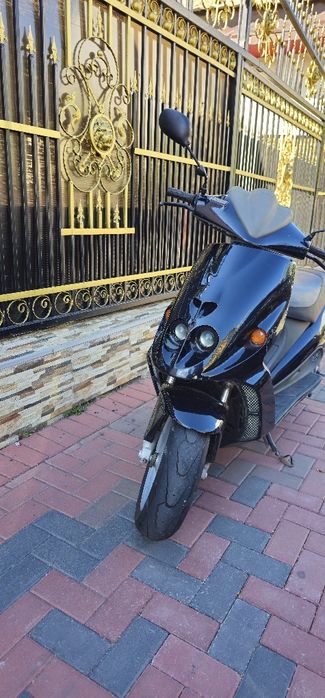 Vând scuter electric și unu cu motor