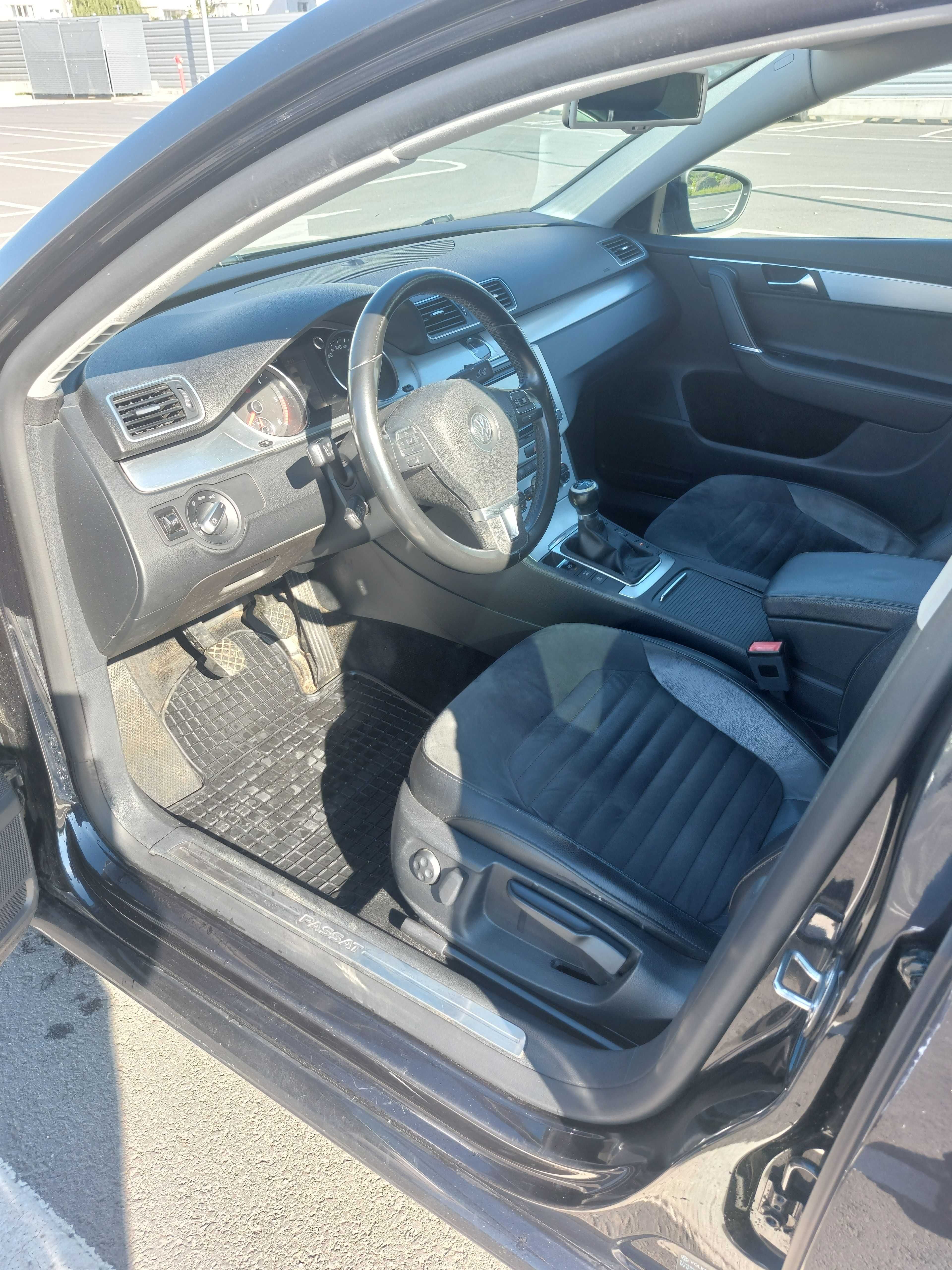 VW Passat B7, 2012, Highline, Bi-Xenon, Alcantara, Navigatie, Camera
