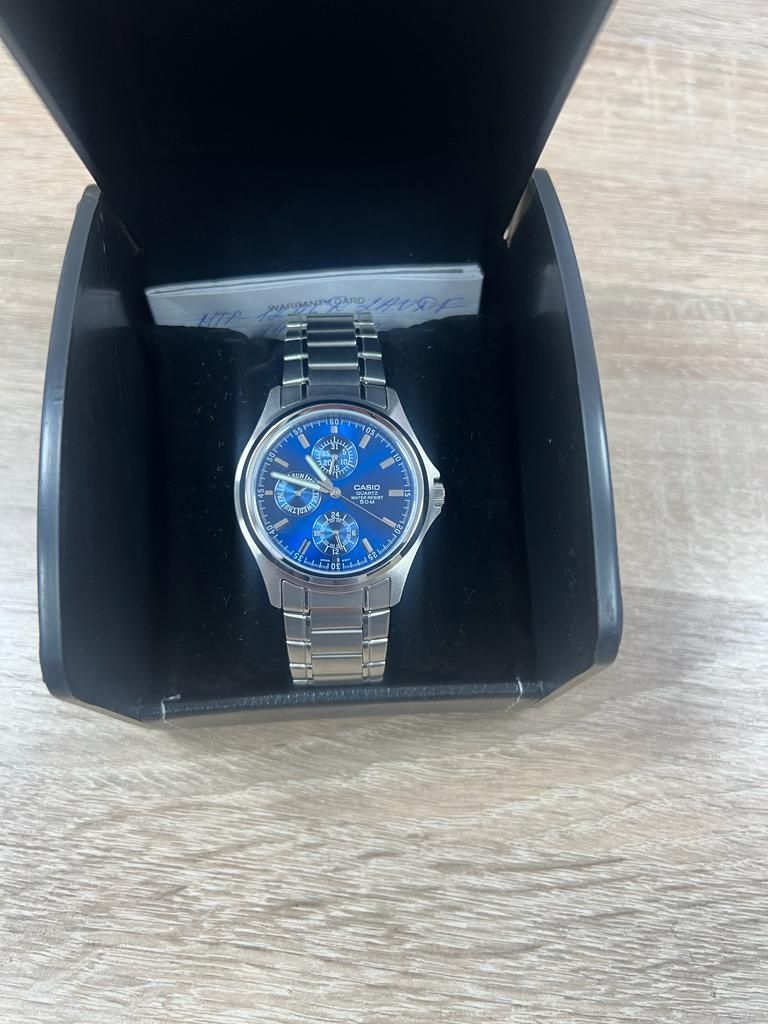 Продается часы Casio новые