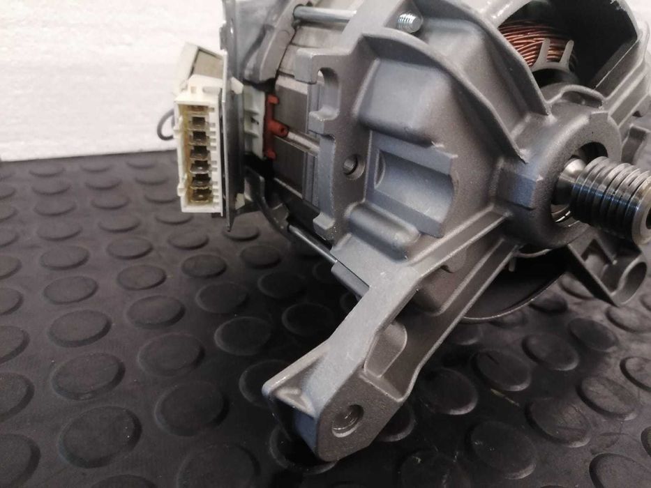 Motor masina despalat verticala 6 pini Whirlpool Indesit / R20