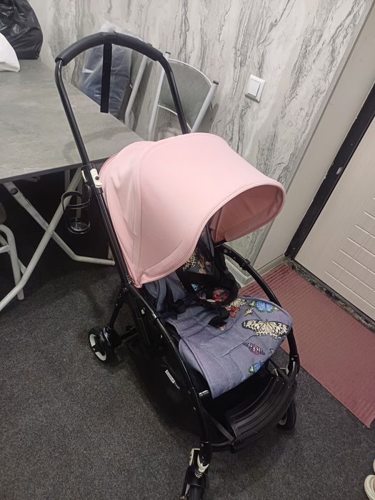 Продаётся фирменный коляска Bugaboo Bee5