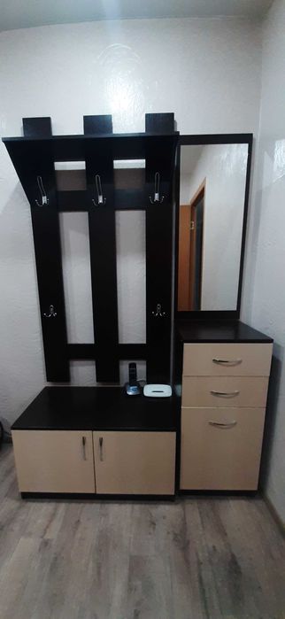 Продам прихожую.