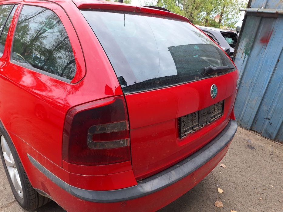 Haion portbagaj cu luneta dezechipat  SKODA OCTAVIA II Combi 1Z5 2004