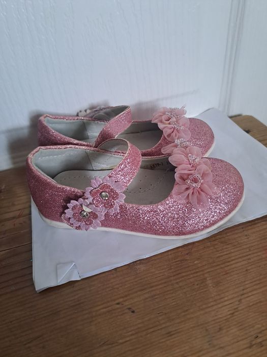 2000. За две пары