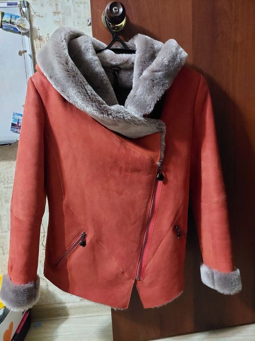 Дубленка новая (натуральная овчина)привезена  с Турции 42размер