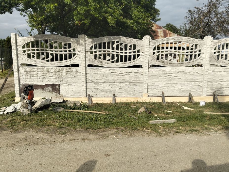 Gard din placi de beton