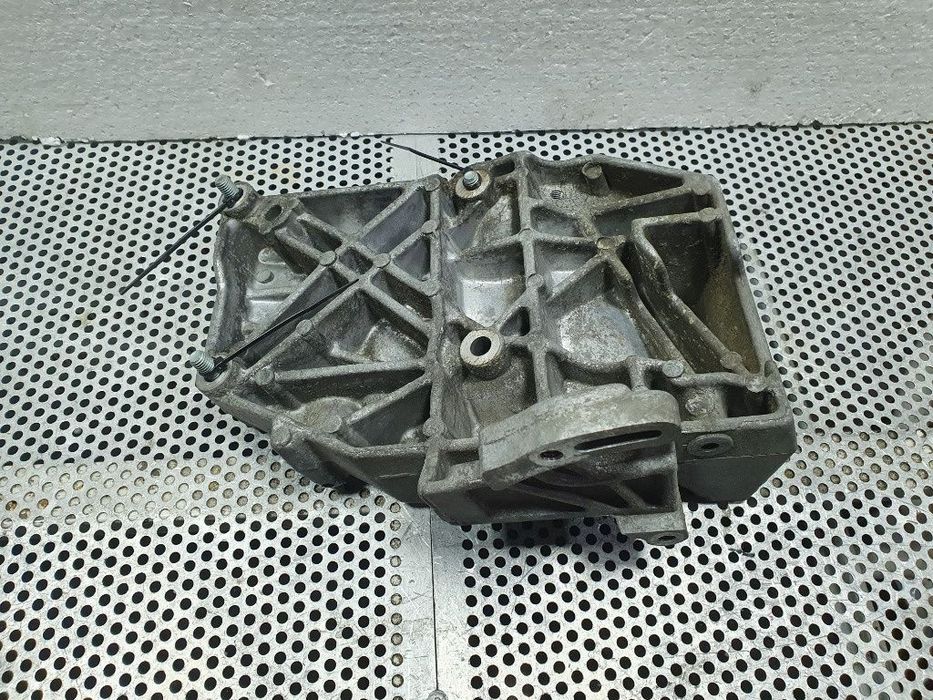 Suport  compresor AC AUDI A4 II Avant 8E5, B6 2000 - 2005 TDI AVF, AWX 038260885C