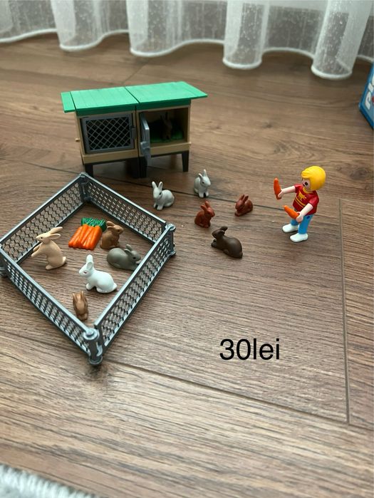 Vand playmobil in stare buna