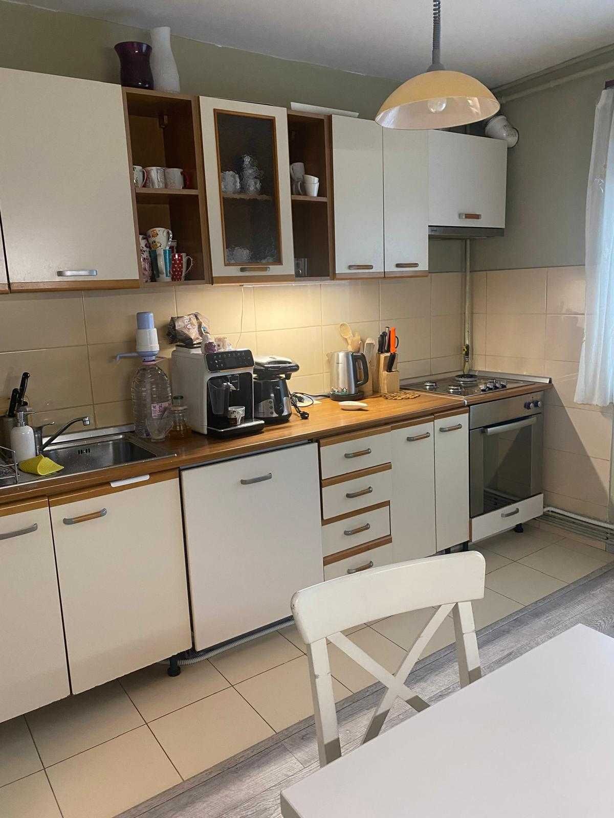 Persoana fizica, vand apartament 3 camere decomandat