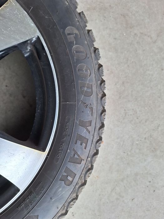 Anvelope 225/55/17 iarna  - tinte GOODYEAR ultragrip