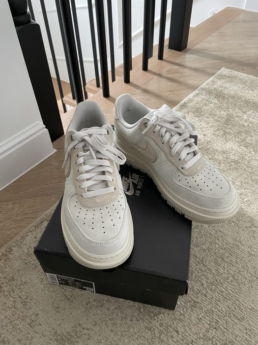 Nike Air Force 1 Luxe