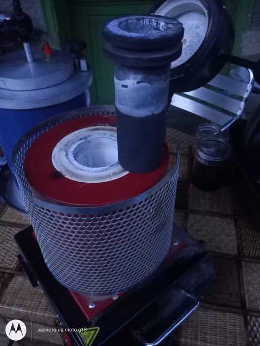 Професионална пещ за топене на метали MF-2000 (2 кг, 1500W, 1150°C)