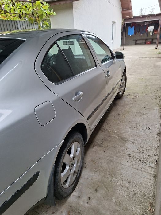 Vând Skoda Octavia 2