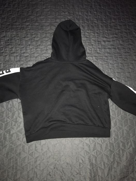 Hanorac scurt cu gluga