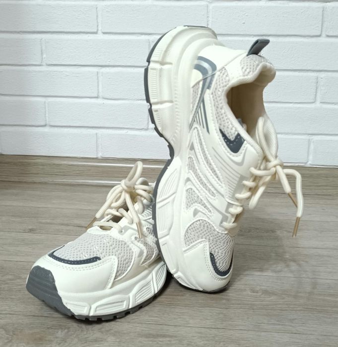 Кросовки женские