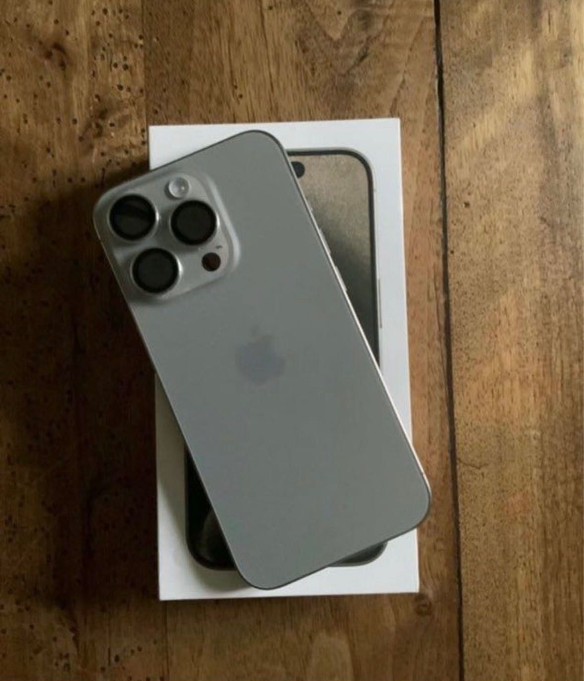 iPhone 15 Pro titannatural