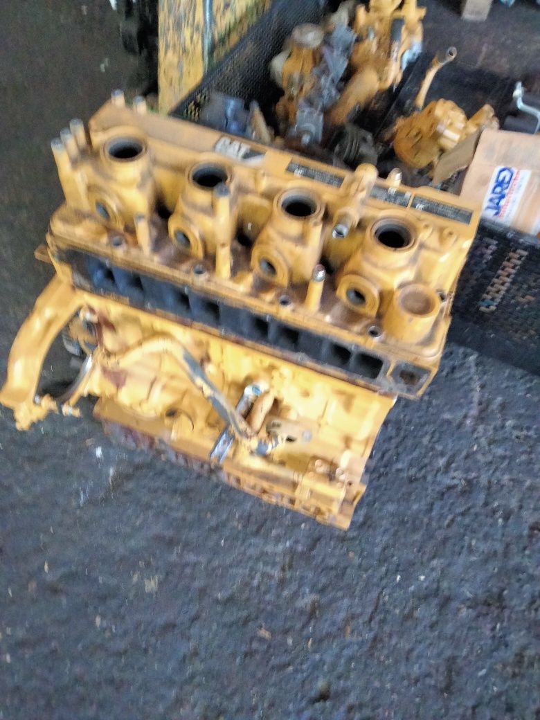 dezmembrez motor CAT C 3.3