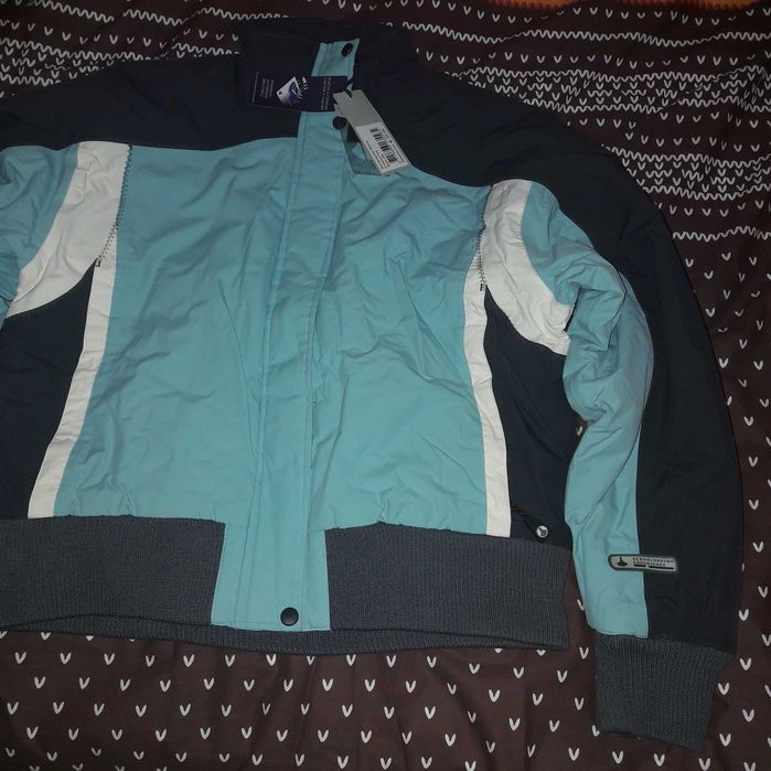 Geaca dama sky Byornson-Bona (5 lei transportul)