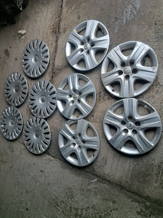 Doua seturi capace roti originale vw passat R16 si insignia R17