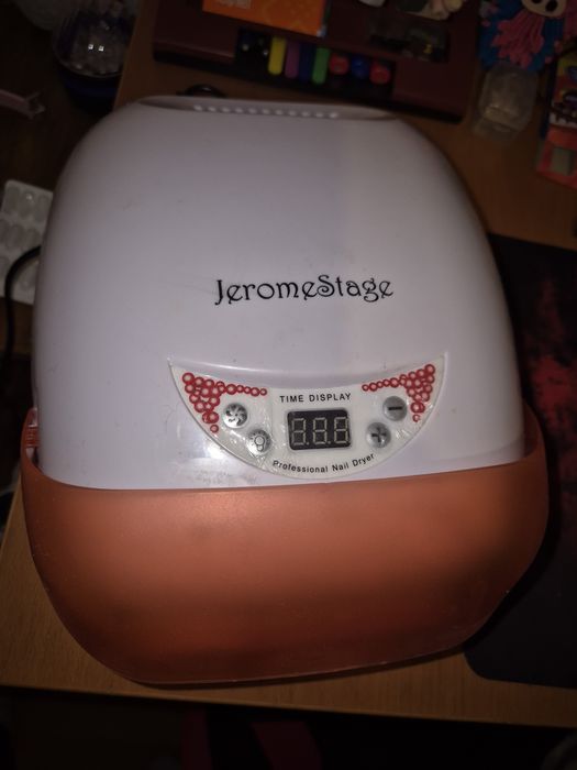 Lampa de unghii cu protecție si ventilator