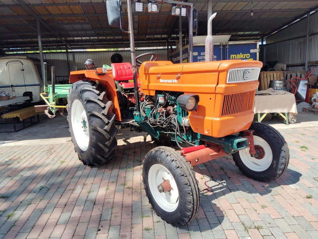 Vand tractor UTB 445 perfecta stare,ca nou, original.