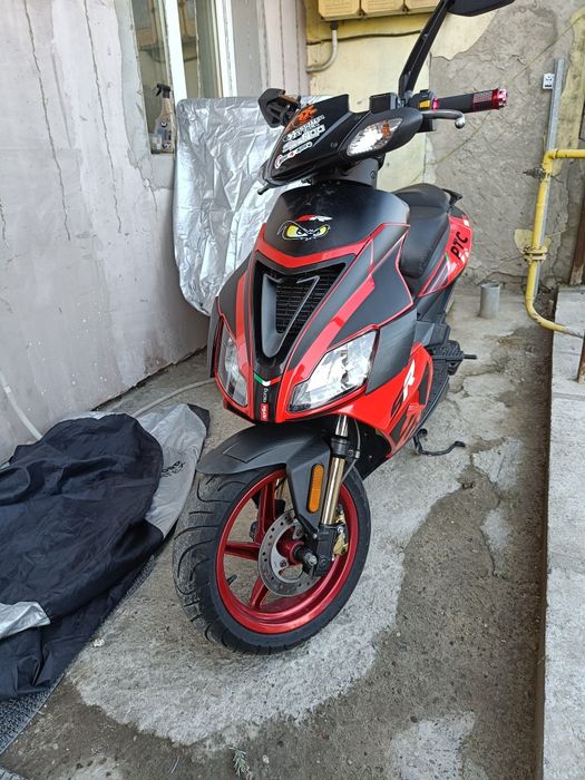 Scuter Aprilia SR50, an 2020, carburatie