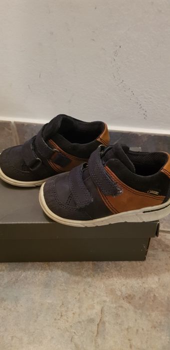 Incaltaminte copii piele nabuk impermeabila ECCO marimea  22